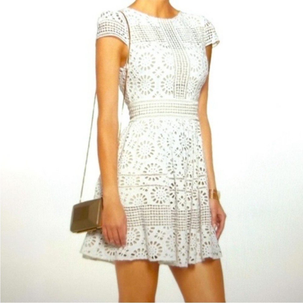 Alice + Olivia Elegant White Lace Mini Dress. Size 0.